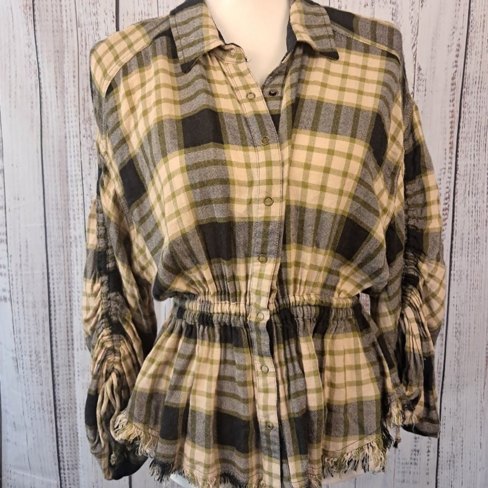 WE THE FREE S Pacific Dawn Drawstring Top Black Plaid Ruched Sleeve Raw Hem Snap - Picture 3 of 9